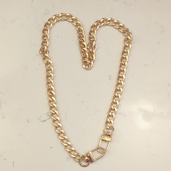 unbranded Jewelry - Unbranded Chain Strap